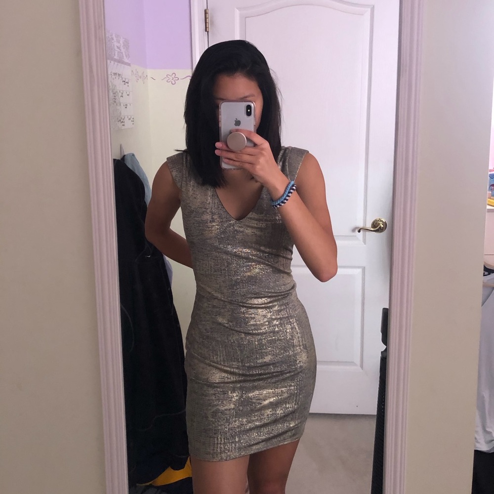 Forever 21 cute & classy BODYCON black/gold dress